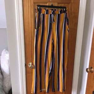 Wide leg paper bag pants! 💙 💛 🖤